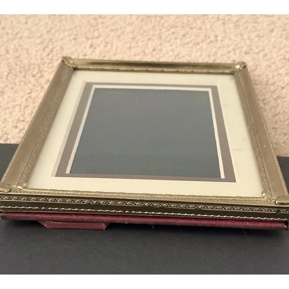 Vintage Gold Metal Matted Picture Frame 5x7 Embossed Floral Detail Tabletop